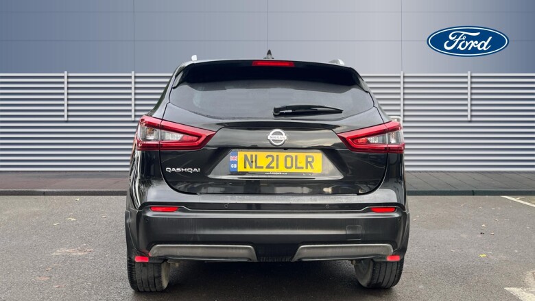 Nissan Qashqai 1.3 DiG-T N-Connecta 5dr [Glass Roof Pack] Petrol Hatchback